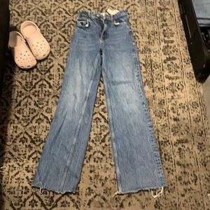 Zara jeans, my favorites, they look amazing on!!!